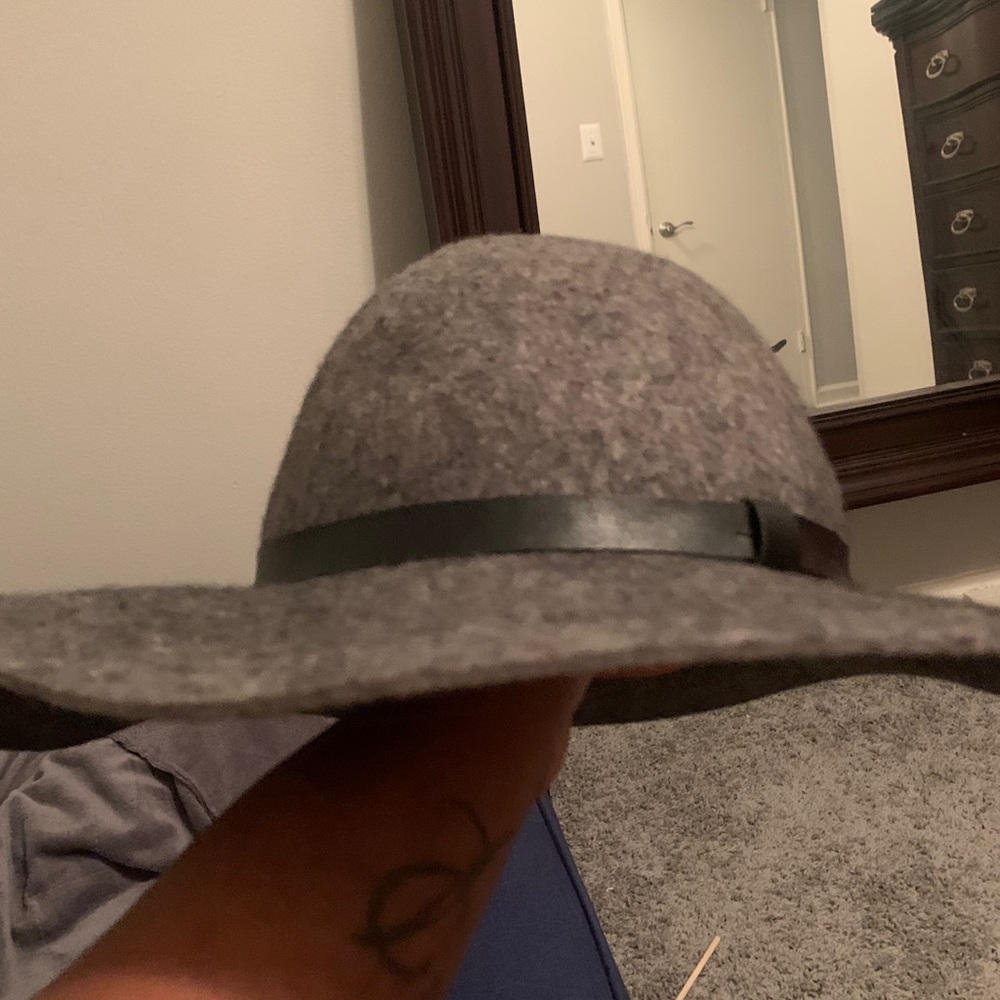 Hat - Picture 2 of 3